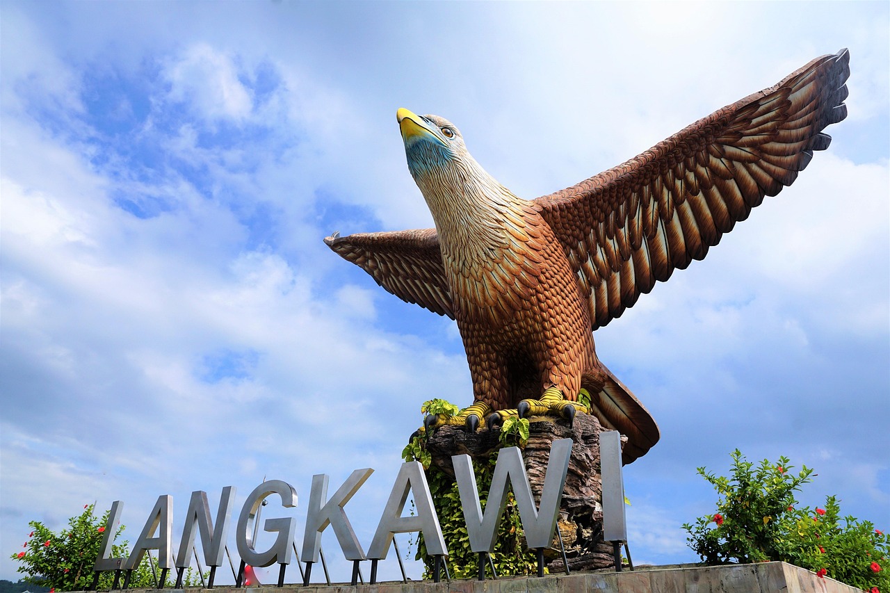 langkawi-eagle-statue